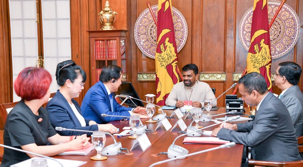 Vietnam’s ROX Group explores industrial zone, green energy projects in Sri Lanka 3 President Meets Heads of Vietnams ROX Group