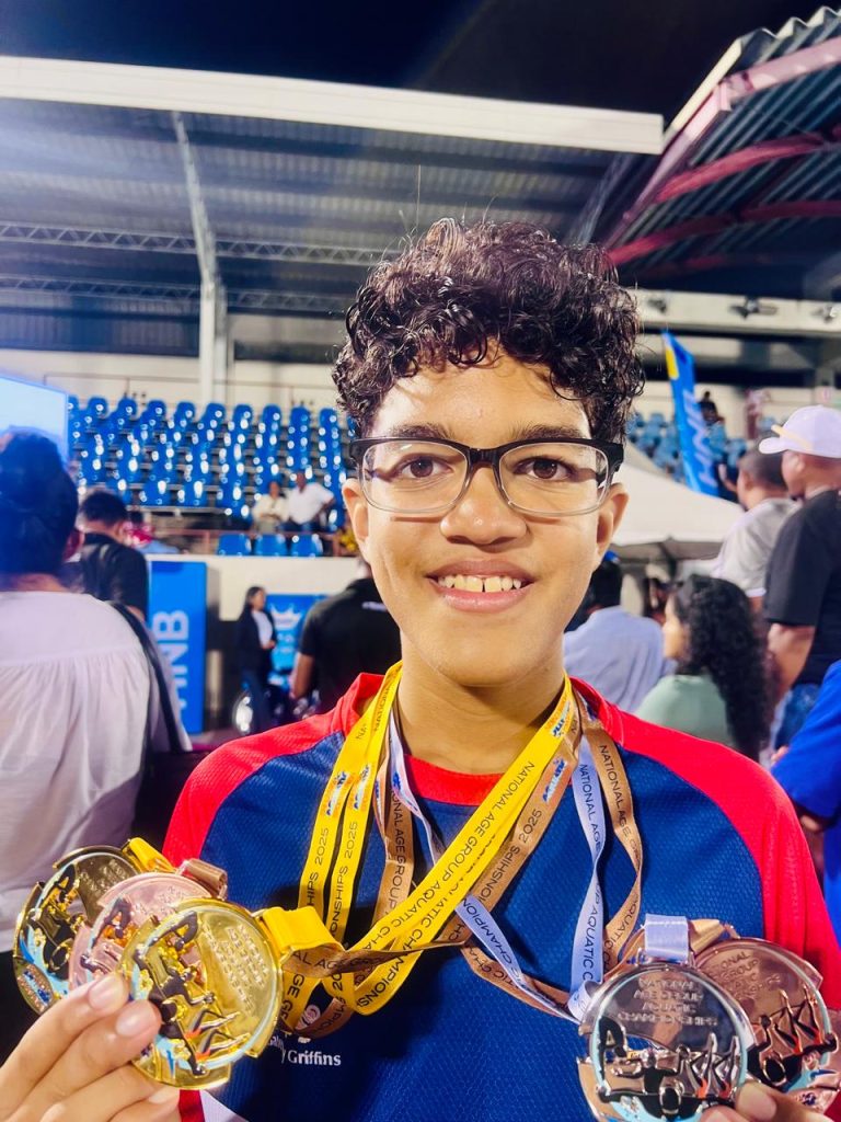 Gateway’s Hashel shines with 28 medals and three meet records in 2025 3 Hashel 2