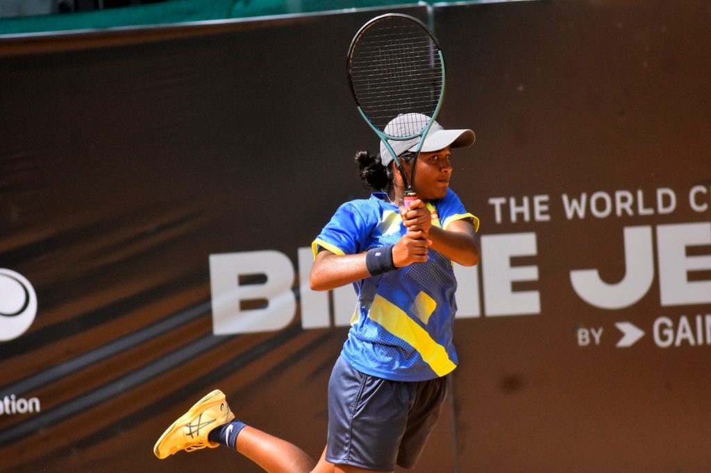 Sri Lanka outclass Pakistan to book semi-final clash with Maldives 2 Annaya Norbet 1