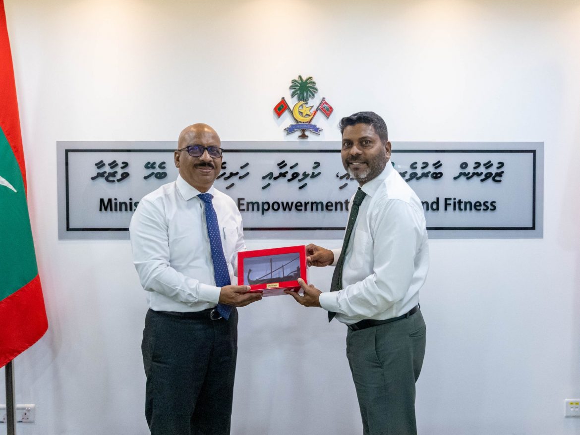 Minister photo